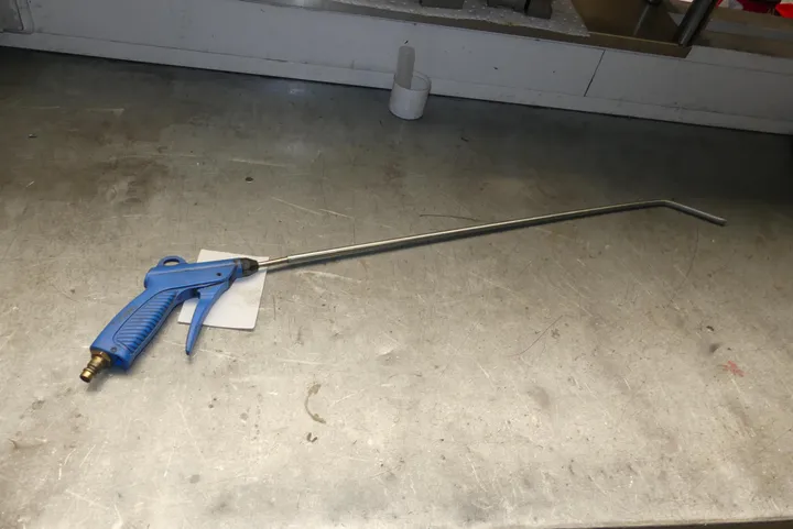 Druckluftpistole mit Verlängerung (Ausblaspistole)